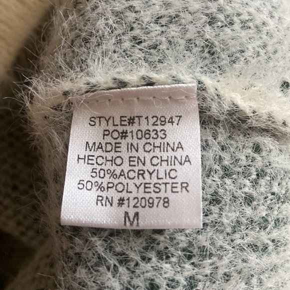 NWT Entro Long Sleeve Crew Neck Sweater Green Cream M - Picture 6 of 7